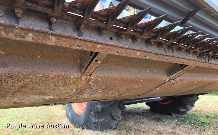 image for item EF3805 Gleaner M2  combine