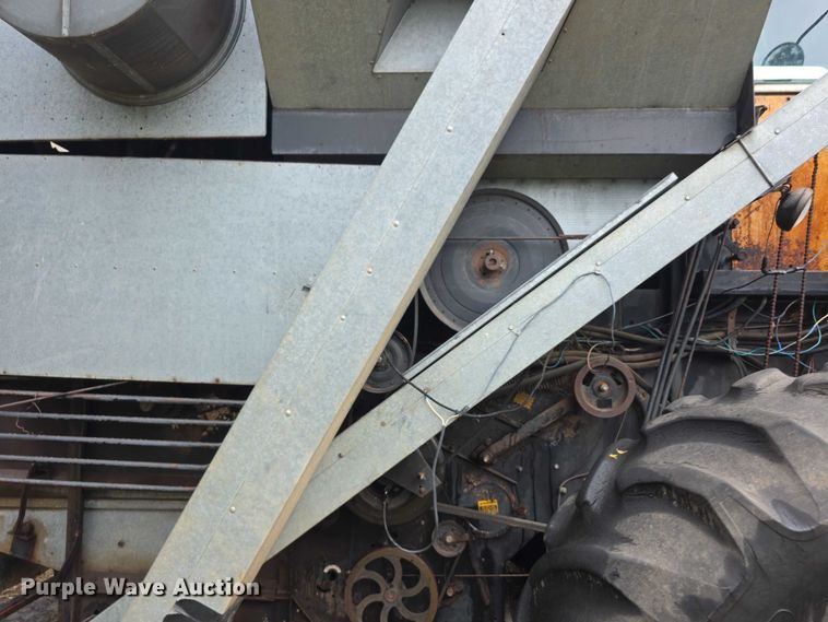 image for item EF3805 Gleaner M2  combine