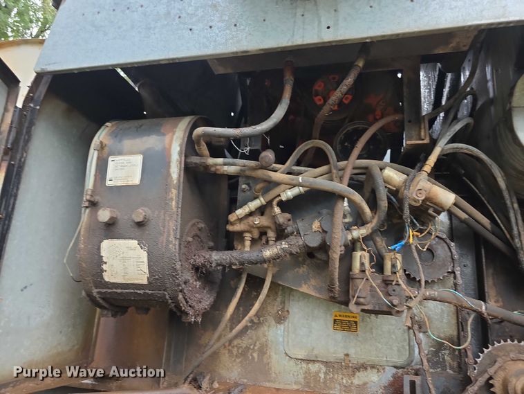 image for item EF3805 Gleaner M2  combine