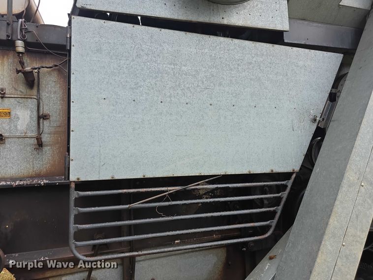 image for item EF3805 Gleaner M2  combine