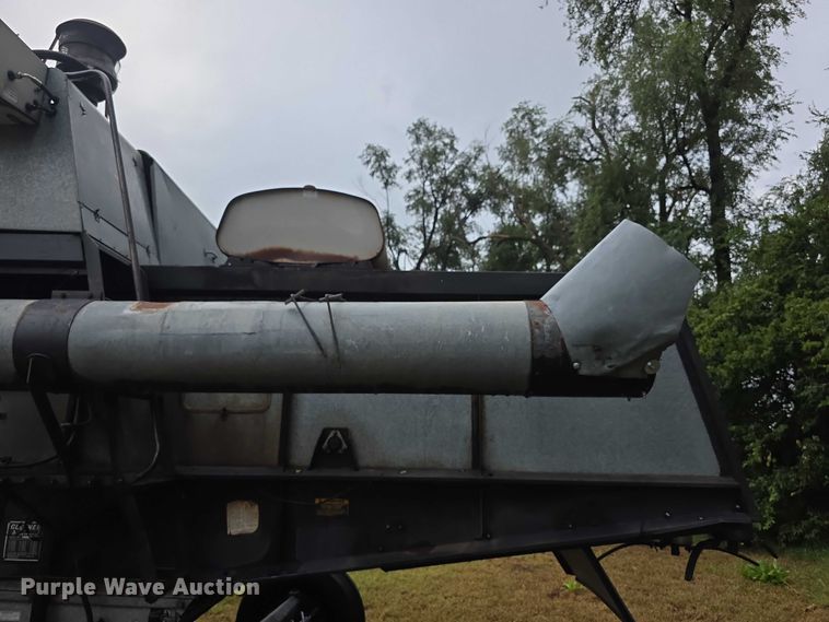 image for item EF3805 Gleaner M2  combine