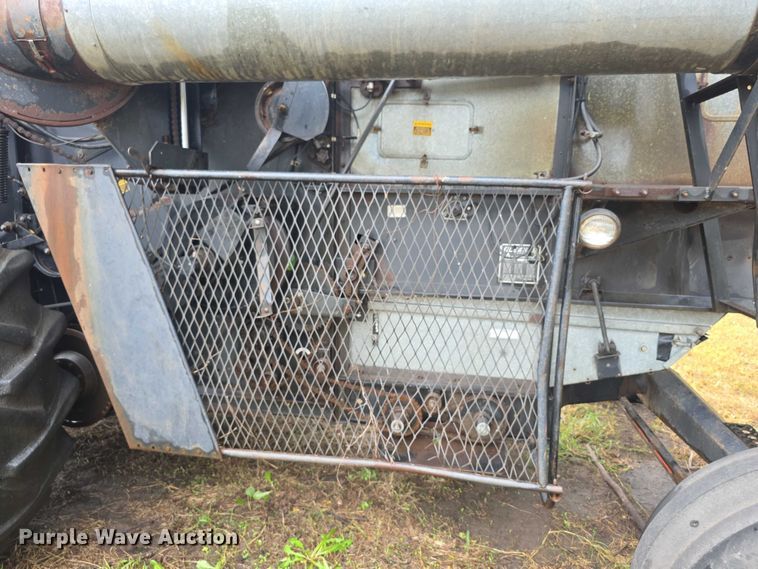 image for item EF3805 Gleaner M2  combine