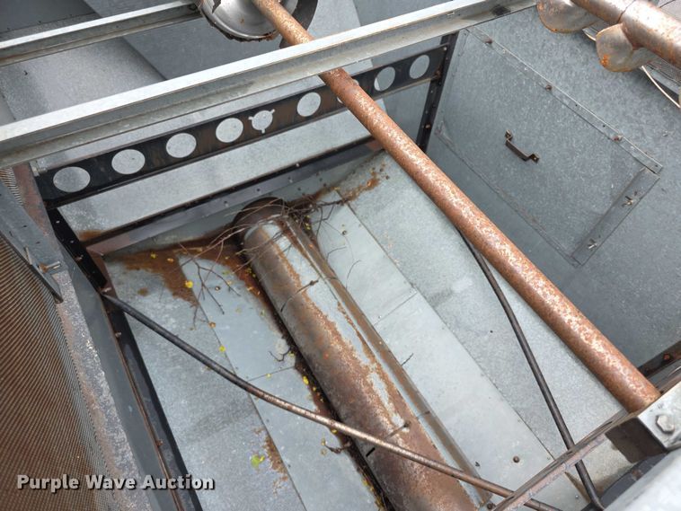 image for item EF3805 Gleaner M2  combine