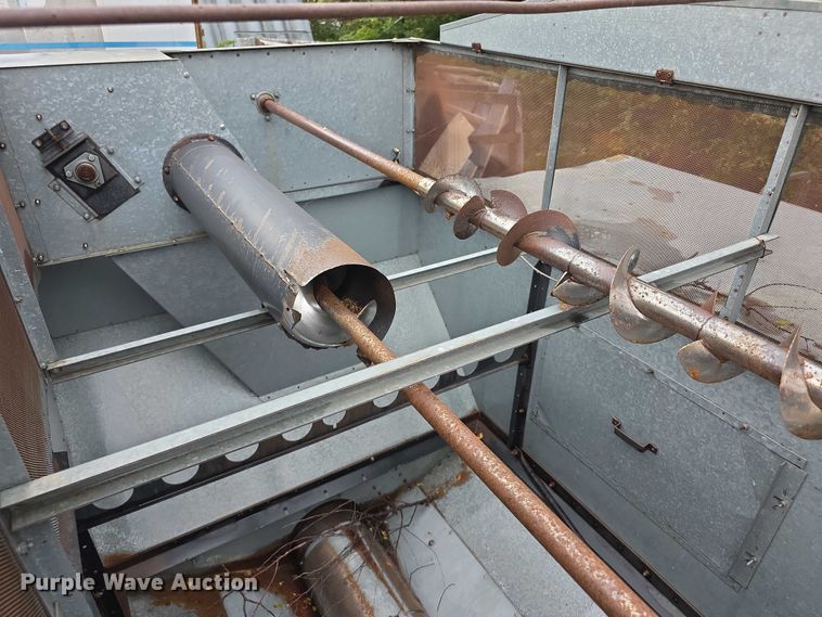 image for item EF3805 Gleaner M2  combine