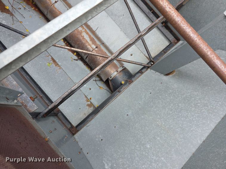 image for item EF3805 Gleaner M2  combine