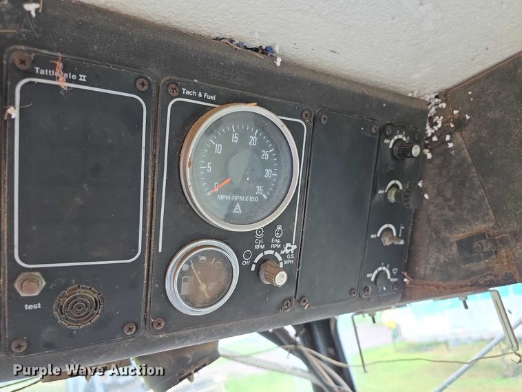 image for item EF3805 Gleaner M2  combine