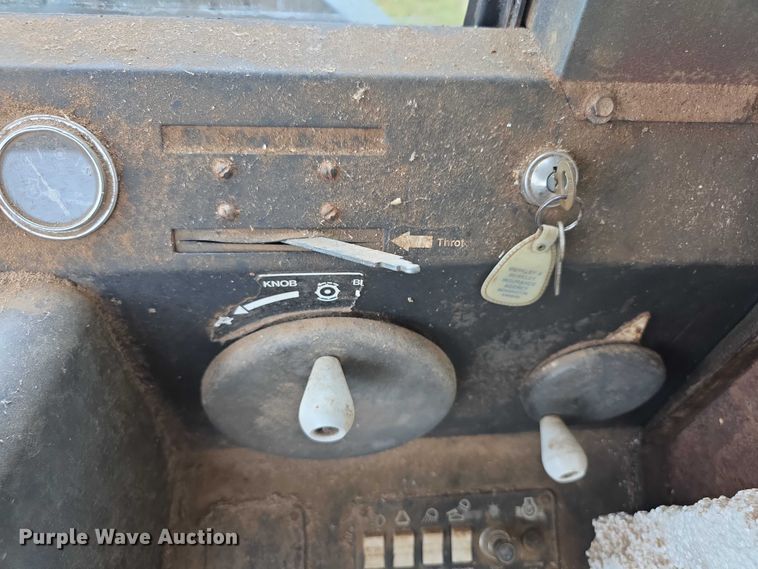 image for item EF3805 Gleaner M2  combine