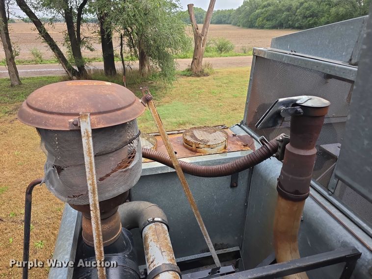 image for item EF3805 Gleaner M2  combine