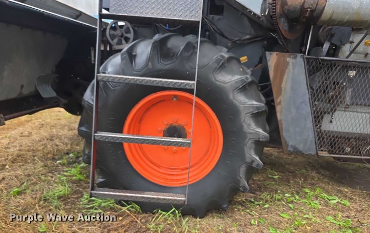 image for item EF3805 Gleaner M2  combine