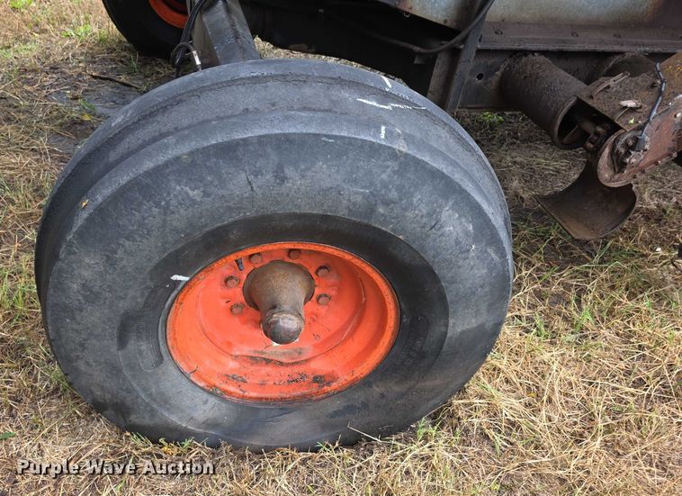 image for item EF3805 Gleaner M2  combine