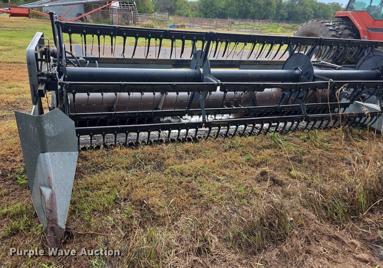 image for item EF3806 Gleaner LMF header pickup head