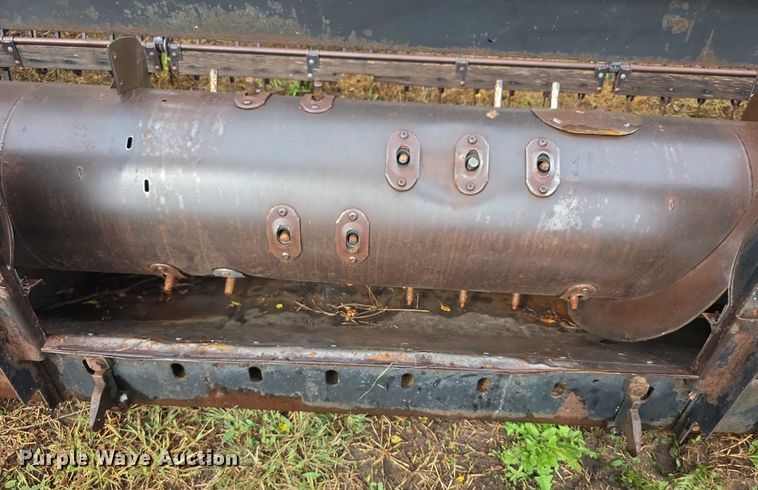 image for item EF3806 Gleaner LMF header pickup head