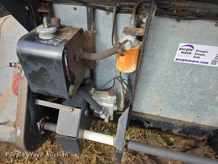 image for item EF3806 Gleaner LMF header pickup head