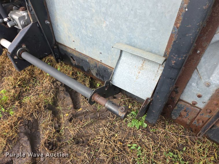image for item EF3806 Gleaner LMF header pickup head