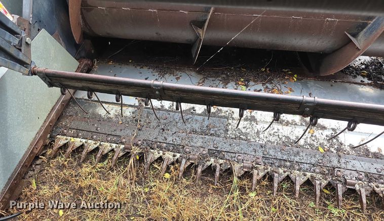 image for item EF3806 Gleaner LMF header pickup head