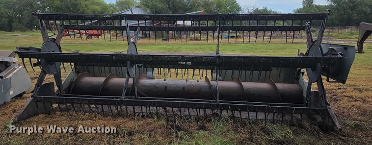 image for item EF3807 Gleaner LMF pickup head