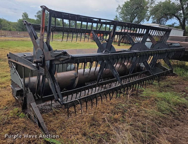 image for item EF3807 Gleaner LMF pickup head