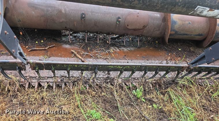 image for item EF3807 Gleaner LMF pickup head