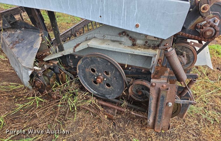 image for item EF3807 Gleaner LMF pickup head