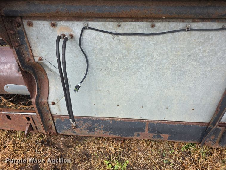 image for item EF3807 Gleaner LMF pickup head