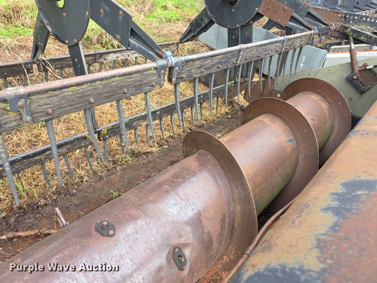 image for item EF3807 Gleaner LMF pickup head