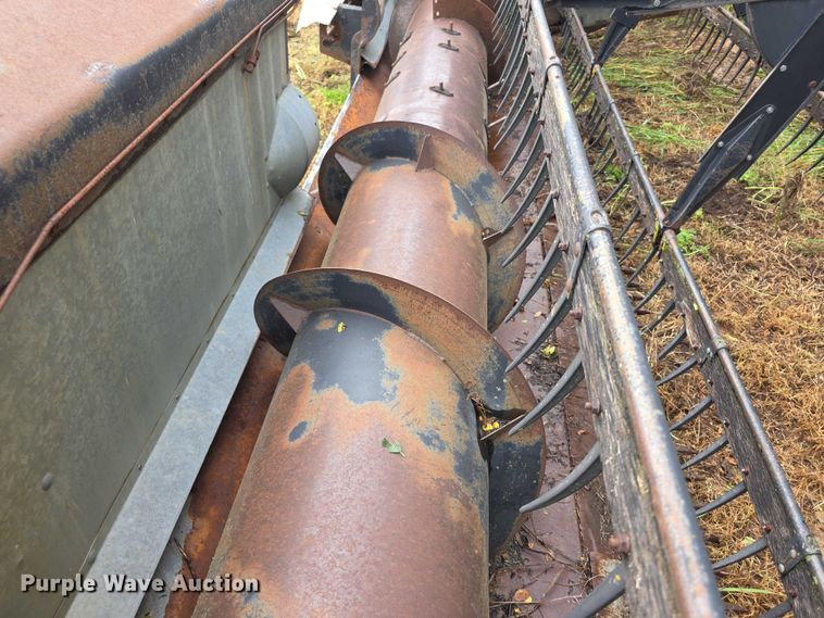 image for item EF3807 Gleaner LMF pickup head