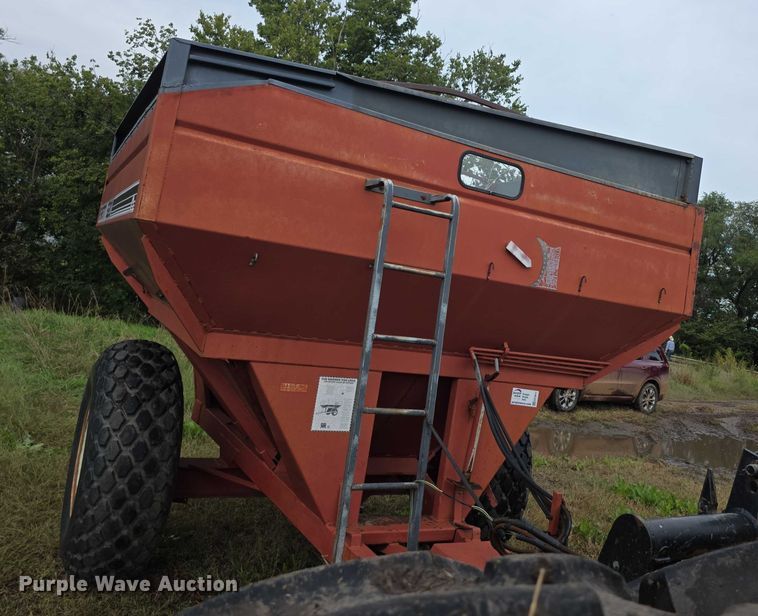 image for item EF3811 Brent 320 grain cart