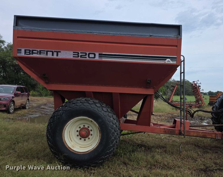 image for item EF3811 Brent 320 grain cart