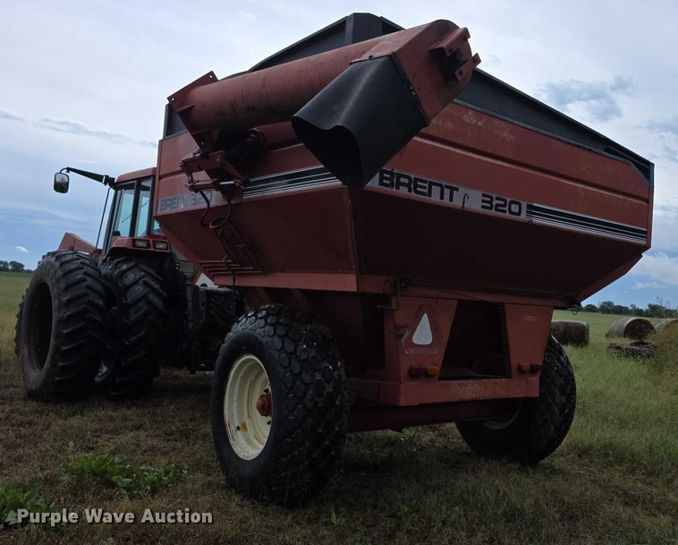 image for item EF3811 Brent 320 grain cart