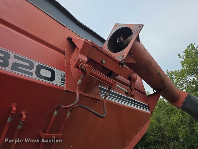 image for item EF3811 Brent 320 grain cart