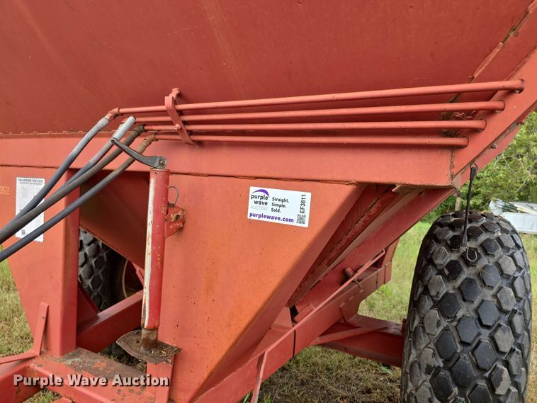 image for item EF3811 Brent 320 grain cart