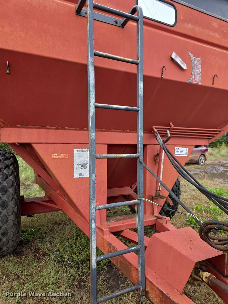 image for item EF3811 Brent 320 grain cart