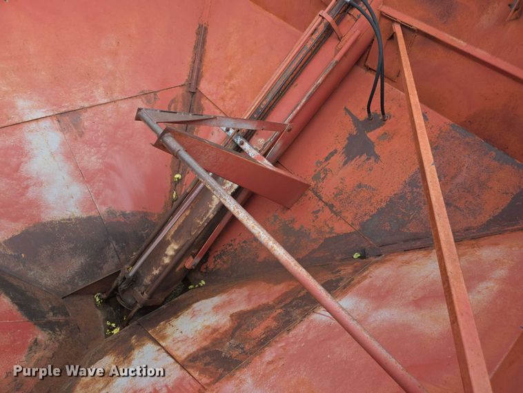 image for item EF3811 Brent 320 grain cart