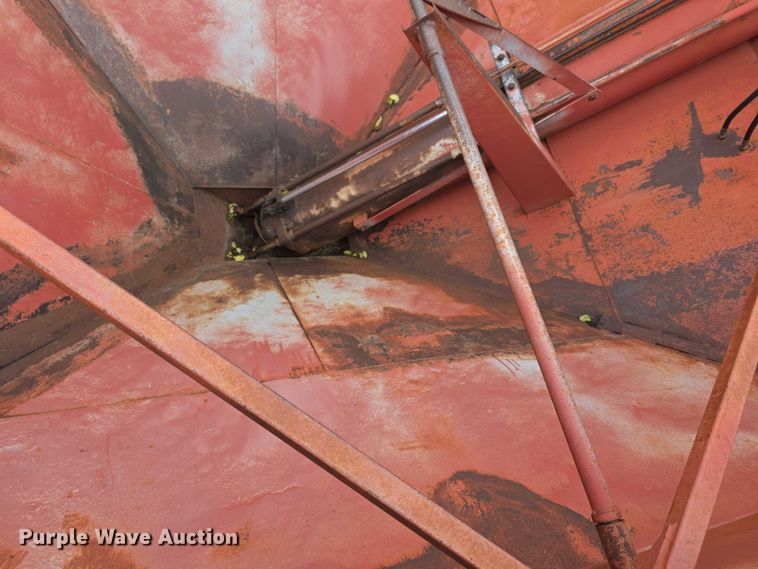 image for item EF3811 Brent 320 grain cart