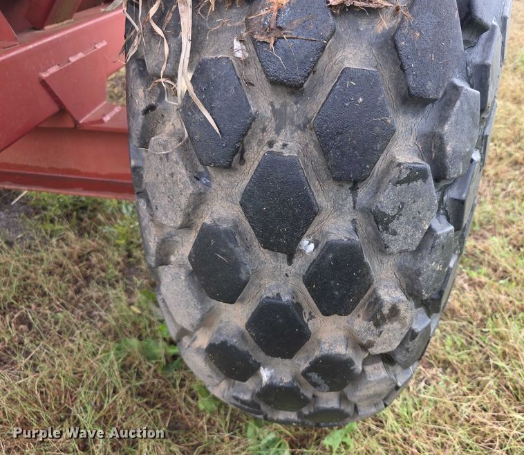 image for item EF3811 Brent 320 grain cart