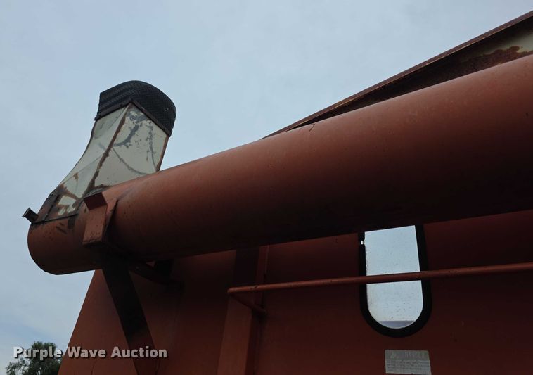 image for item EF3812 A&L Cisco 650T grain cart