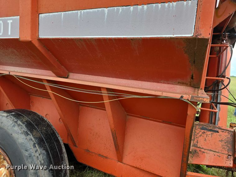 image for item EF3812 A&L Cisco 650T grain cart