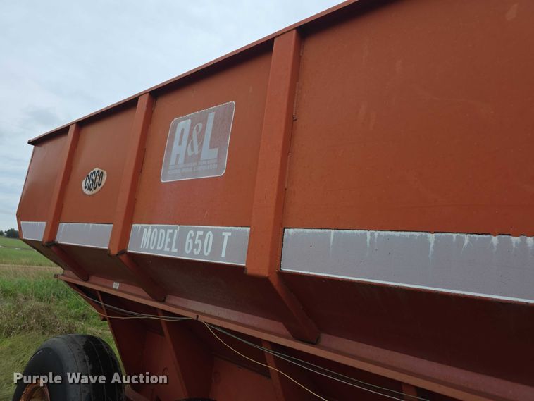 image for item EF3812 A&L Cisco 650T grain cart