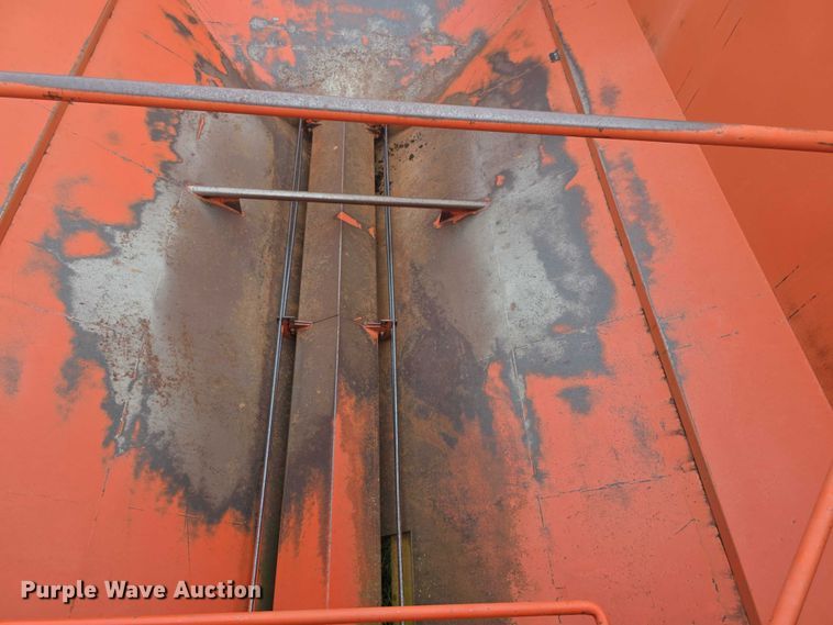 image for item EF3812 A&L Cisco 650T grain cart