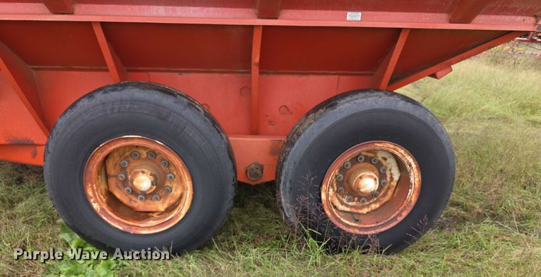 image for item EF3812 A&L Cisco 650T grain cart