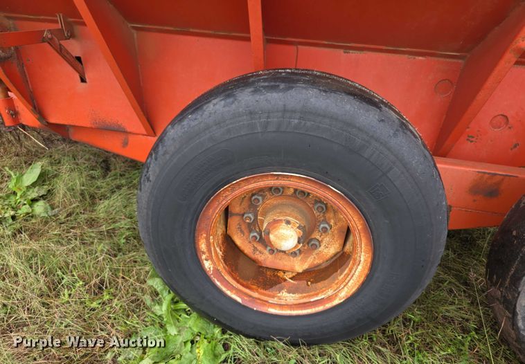 image for item EF3812 A&L Cisco 650T grain cart