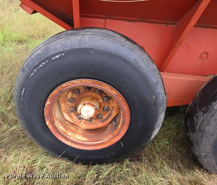 image for item EF3812 A&L Cisco 650T grain cart