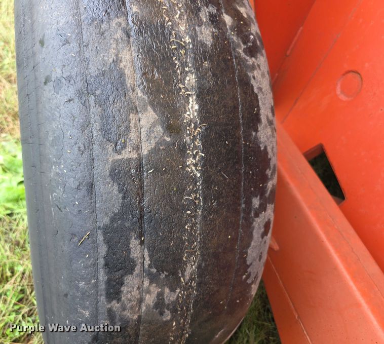 image for item EF3812 A&L Cisco 650T grain cart