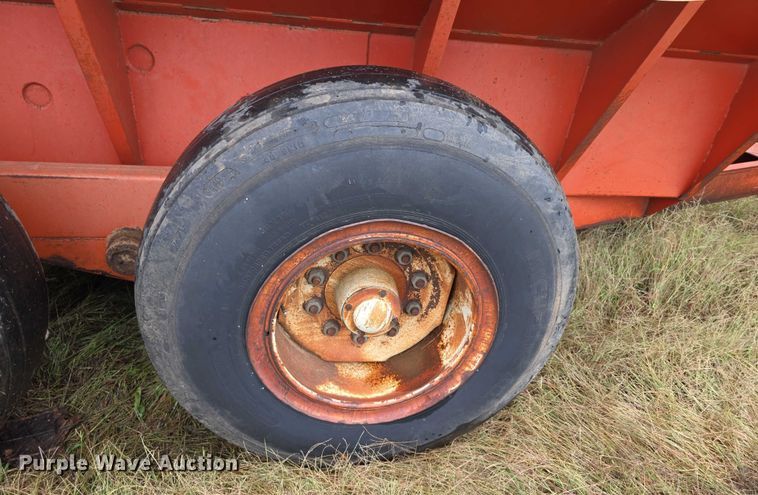 image for item EF3812 A&L Cisco 650T grain cart