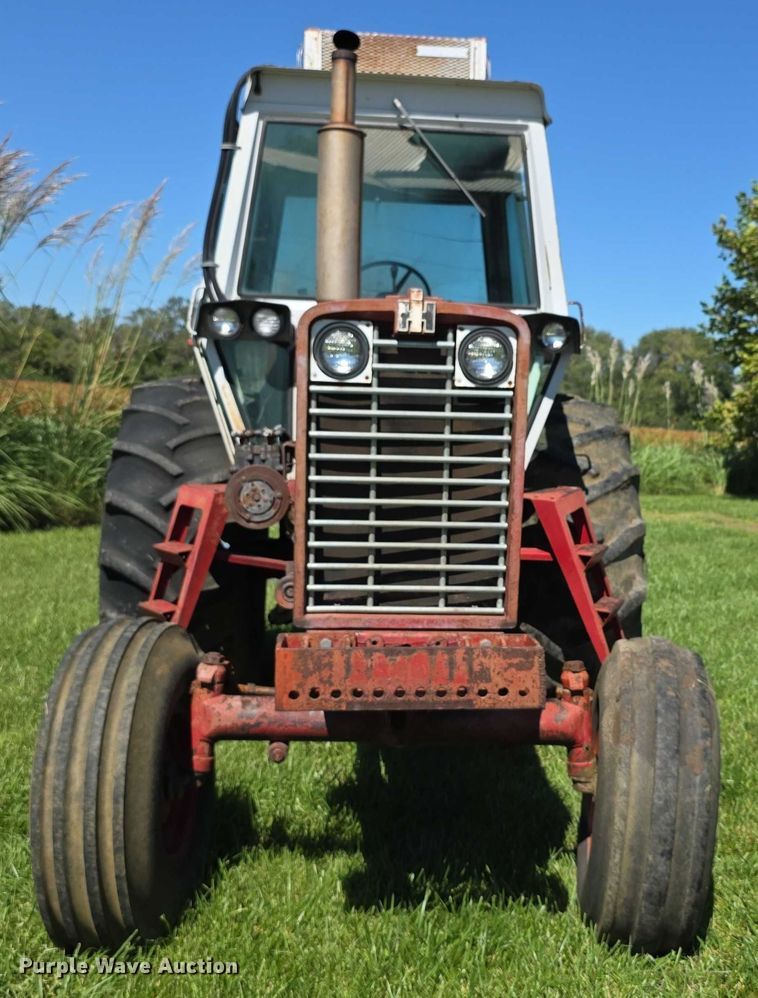 image for item EF3826 1967 International Harvester Farmall 856D tractor