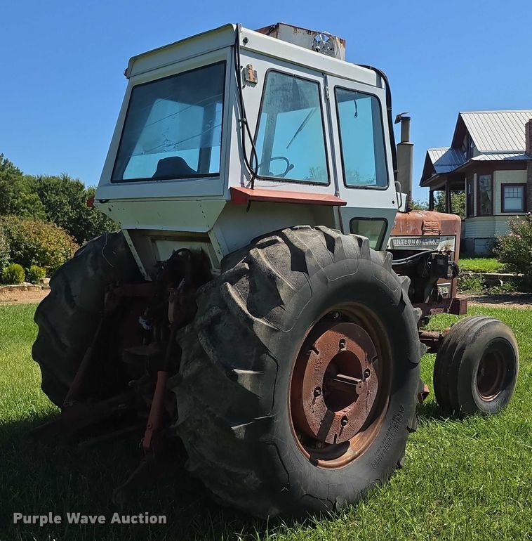 image for item EF3826 1967 International Harvester Farmall 856D tractor