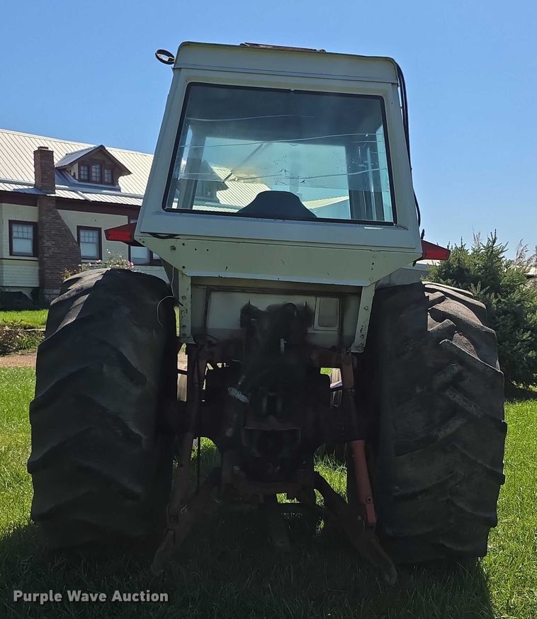 image for item EF3826 1967 International Harvester Farmall 856D tractor