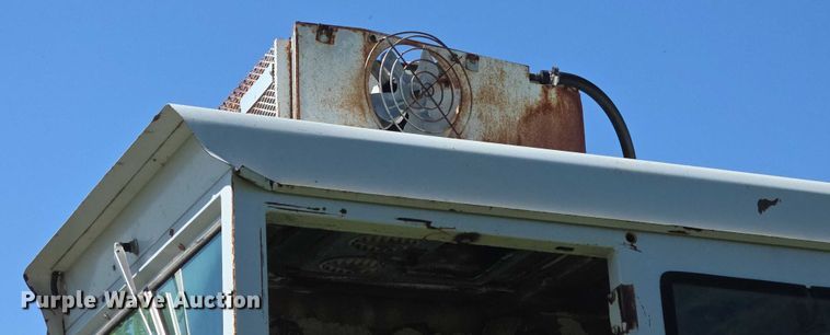 image for item EF3826 1967 International Harvester Farmall 856D tractor