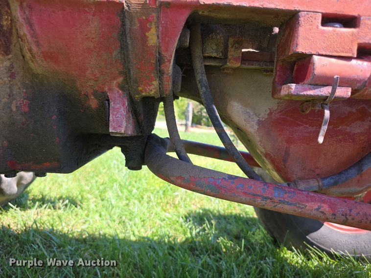 image for item EF3826 1967 International Harvester Farmall 856D tractor