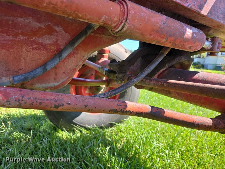 image for item EF3826 1967 International Harvester Farmall 856D tractor